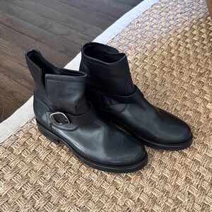 Like New Frye Veronica Flex Bootie Women Size 8